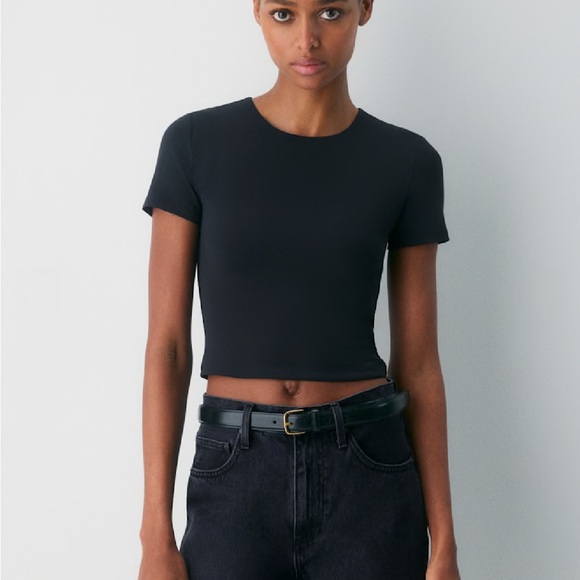 NWOT Aritzia Original Contour Crew Waist T-Shirt - Picture 2 of 6